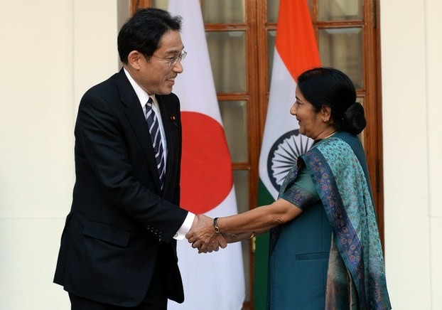 Japan, India agree to strengthen trilateral alliance with US - ảnh 1